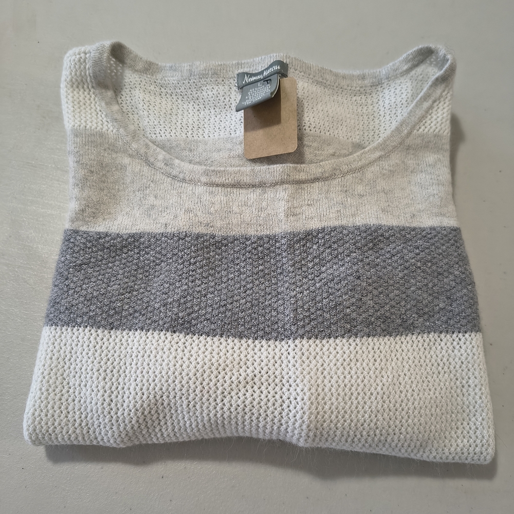 Neiman Marcus Gray and White Women's Sweater